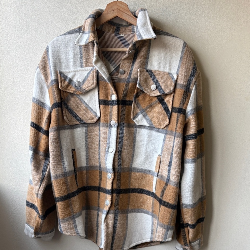 Women’s Tan and Cream Plaid Shacket Size Small